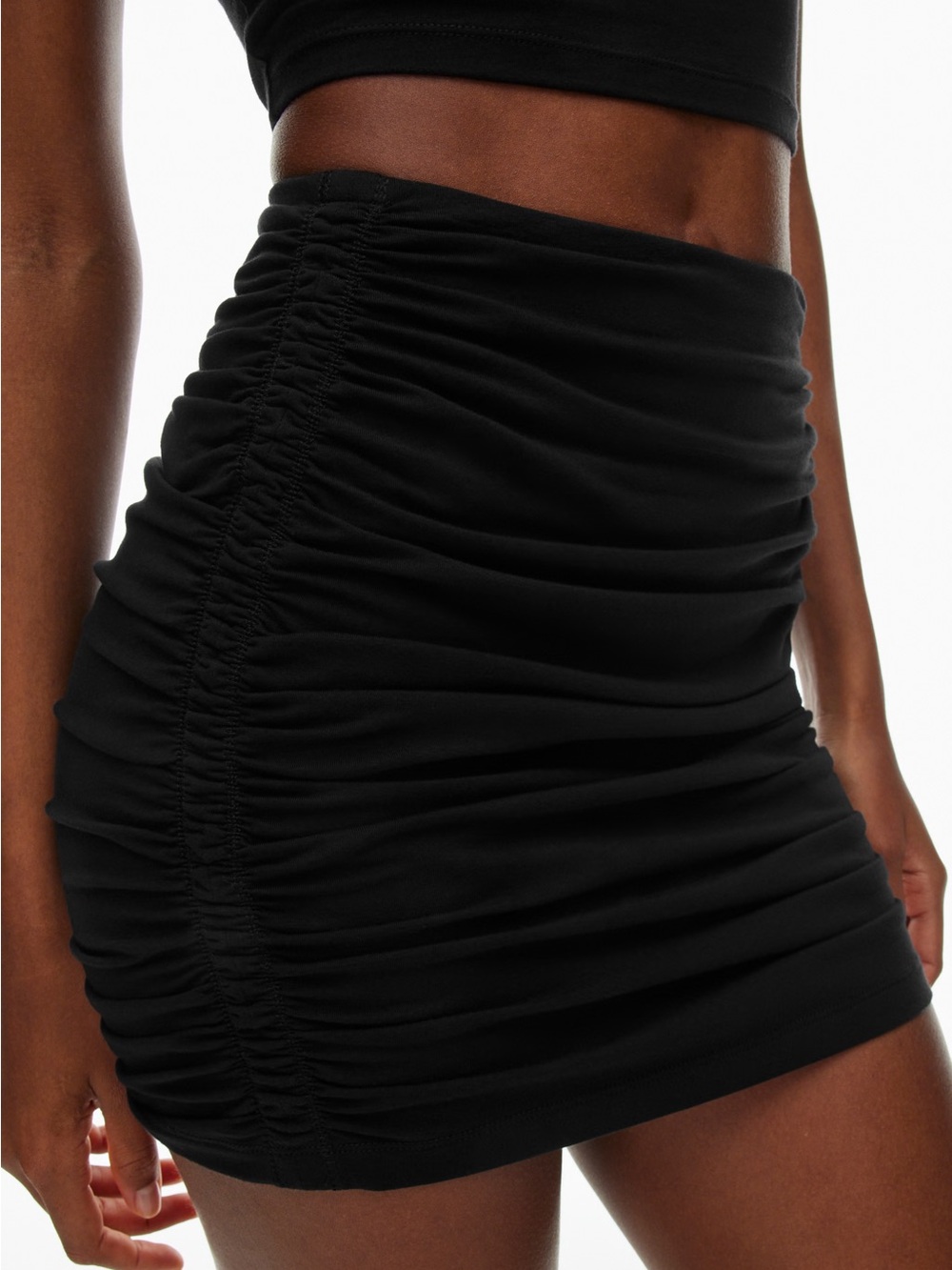 Aritzia TNA Chill Malibu Ruched Skirt